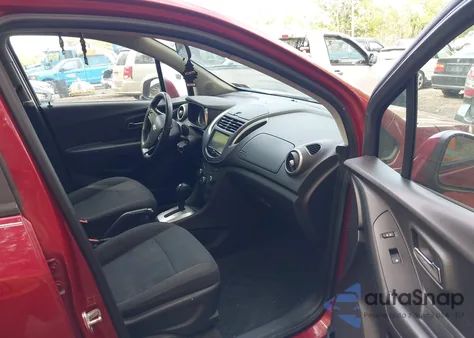 2015 Chevrolet Trax 1Ls z USA, uszkodzony, nr VIN KL7CJPSB0FB198204